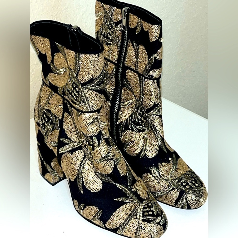 Steve Madden Black and Gold Heeled Boots